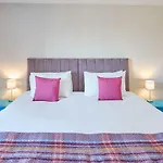 Host & Stay - Abbey Court Apartment