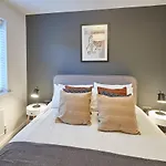 Host & Stay - Curlew House