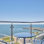 Host & Stay - Pier View Penthouse