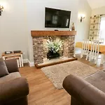 Cartwheel Cottage At Broadings Farm