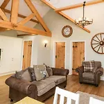 Cartwheel Cottage At Broadings Farm