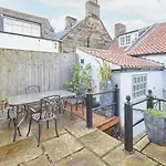 Host & Stay - Spring Cottage