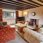Host & Stay - Larpool Mews Holiday Home