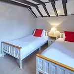 Host & Stay - Larpool Mews Holiday Home
