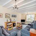 Esklets Cottage