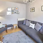 May House 3 Bedroomed House Whitby