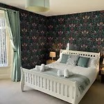 Elysium Holiday Lets - Elysium House, Gorgeous Victorian Townhouse In Central Whitby