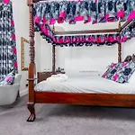 Riviera Guesthouse