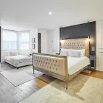 Host & Stay - The Courtyard Retreat
