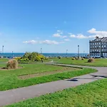 Whitby Sea View Apartment