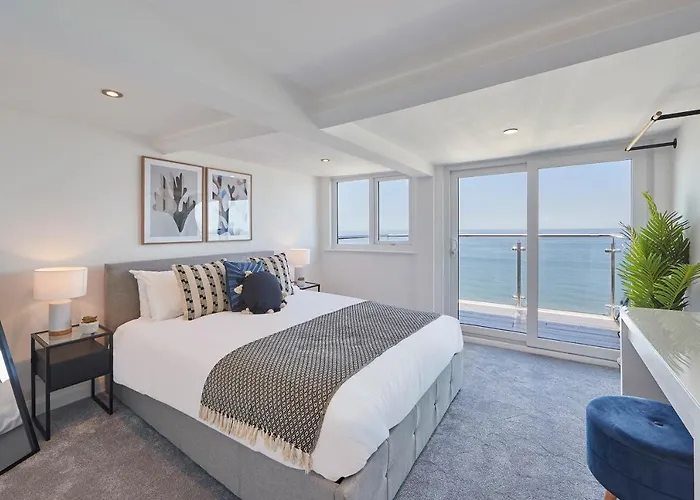 Host & Stay - Pier View Penthouse