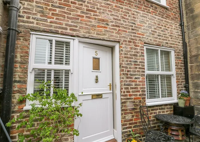 5 Oystons Yard