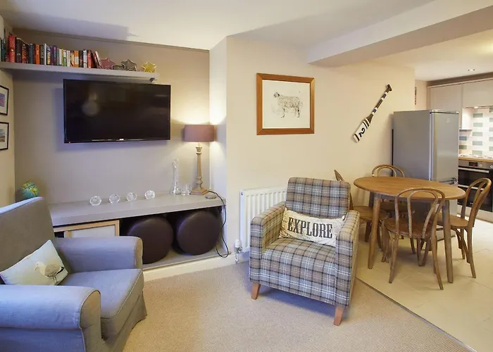 Host & Stay - Spyglass 1708