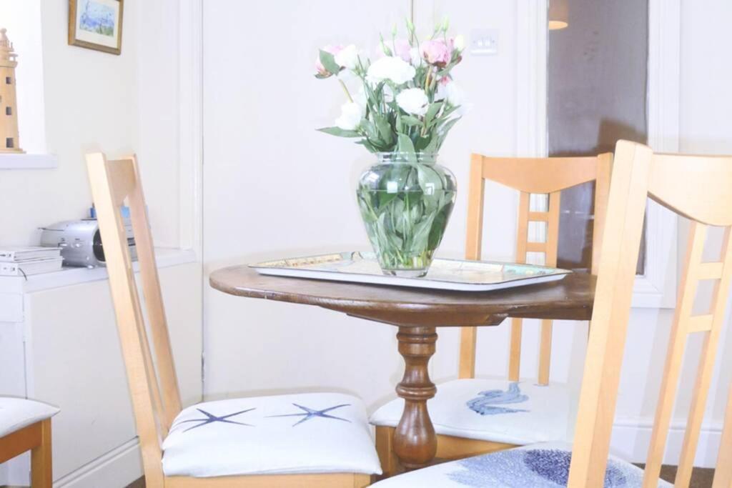 Holiday home Kikas Cottage, Rear 89 Church Street, White Horse Yard *