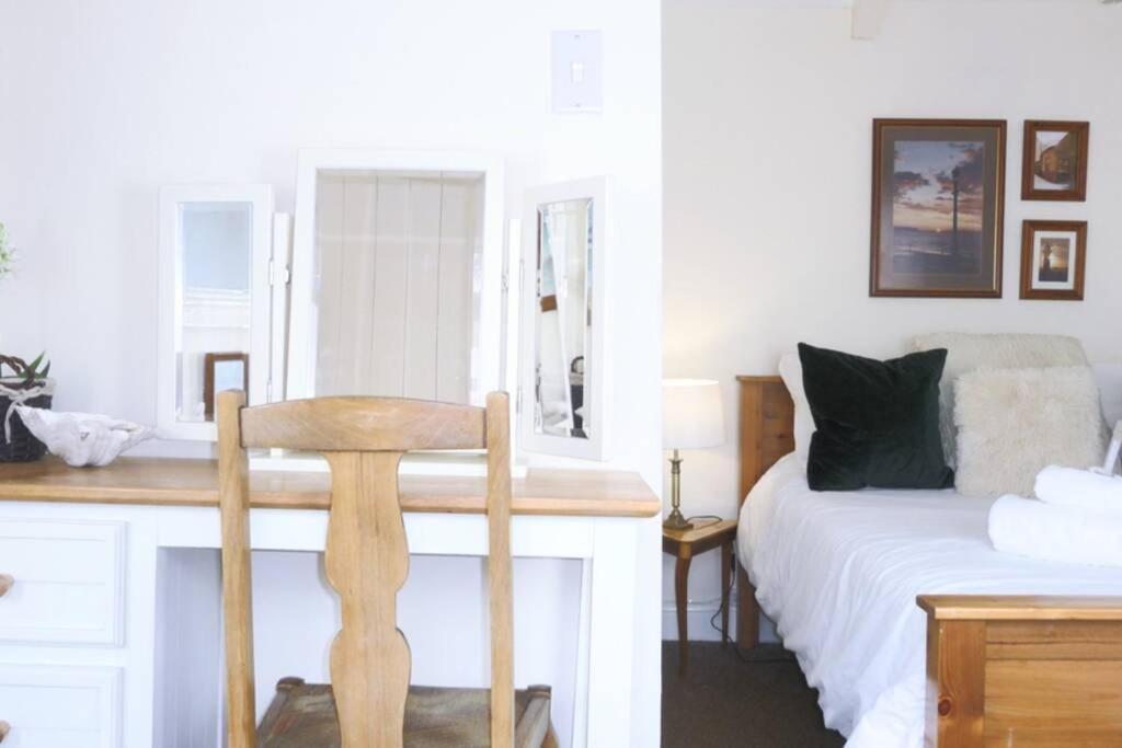 Kikas Cottage, Rear 89 Church Street, White Horse Yard Holiday home *