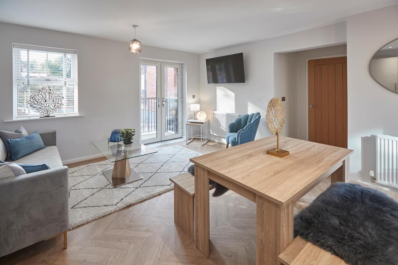 Apartment Host & - Shipwrights *