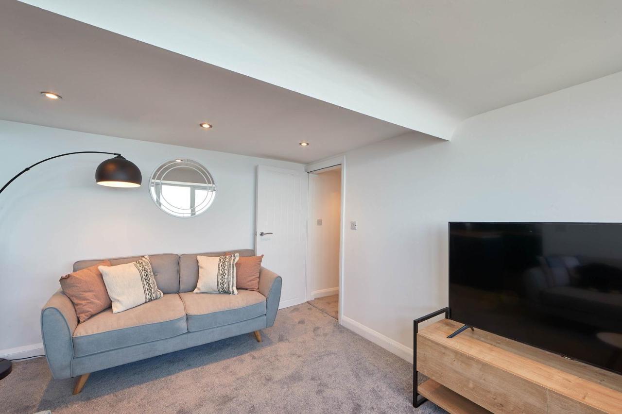 Host & - Pier View Penthouse