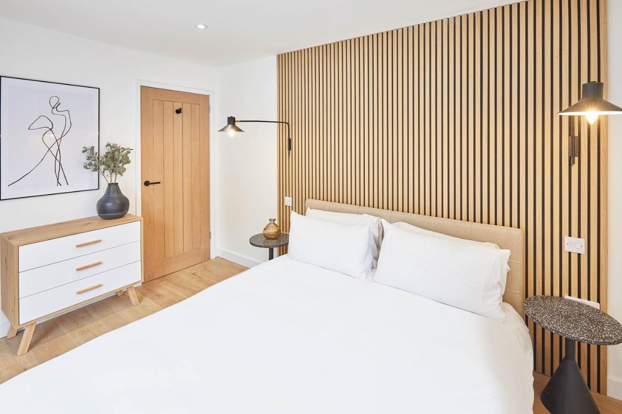 Host & - Golden Lion Apartment Whitby