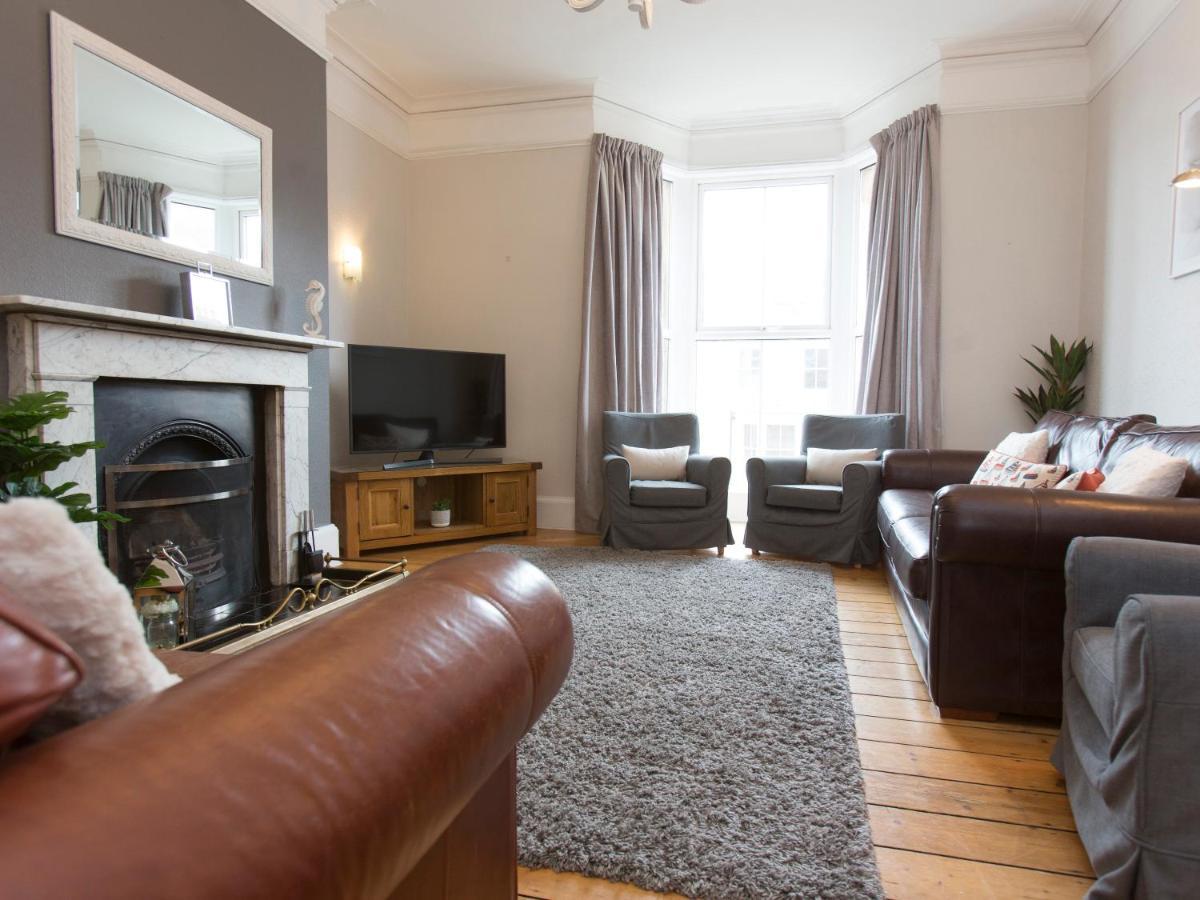 6 Abbey Terrace *