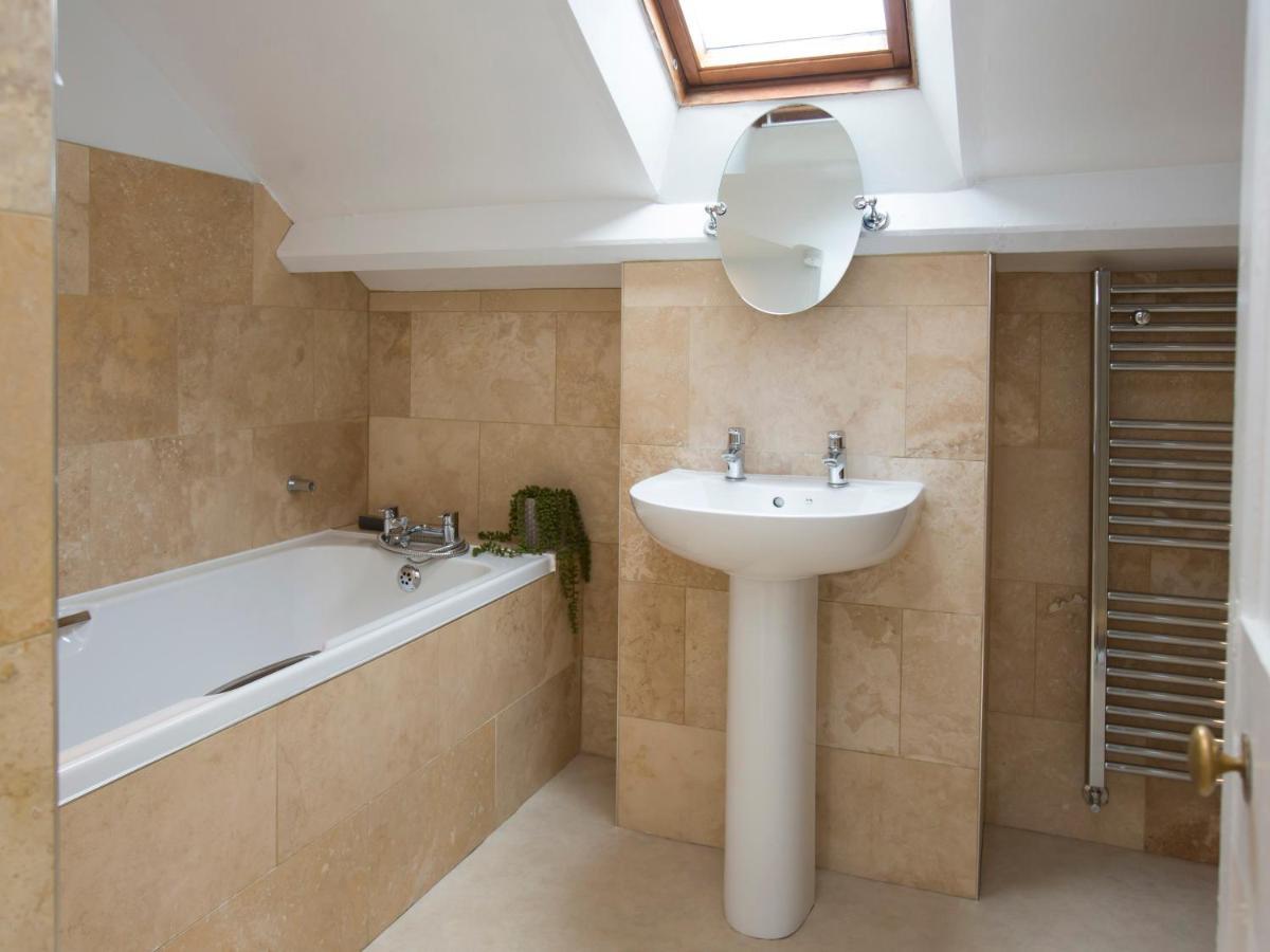 6 Abbey Terrace * Whitby