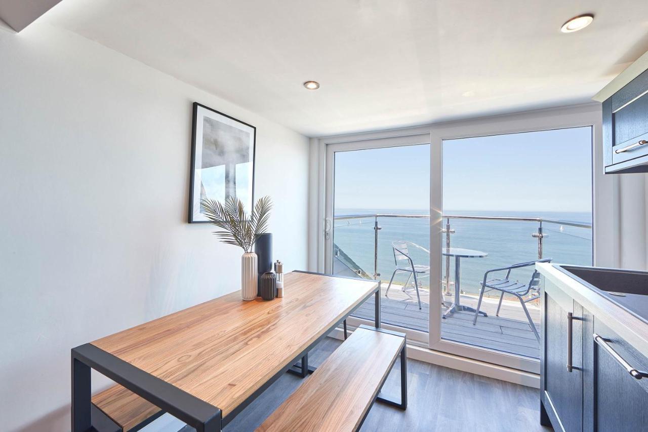 Host & - Penthouse Pier View * Whitby