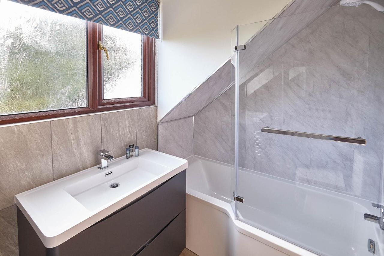 Holiday home Host & - Larpool Mews