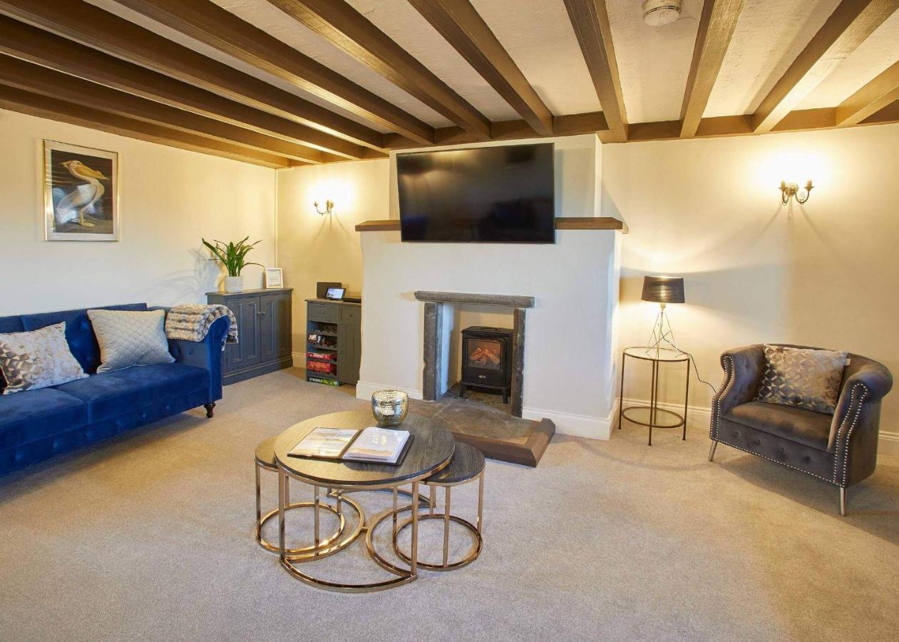 Host & - The Coach House Whitby