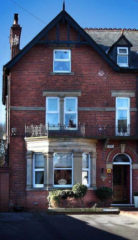 Guest house Overdale And Free Parking Whitby