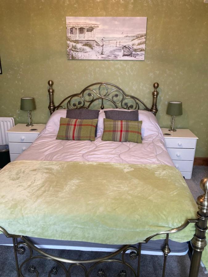 Ellies Bed & Breakfast 4*