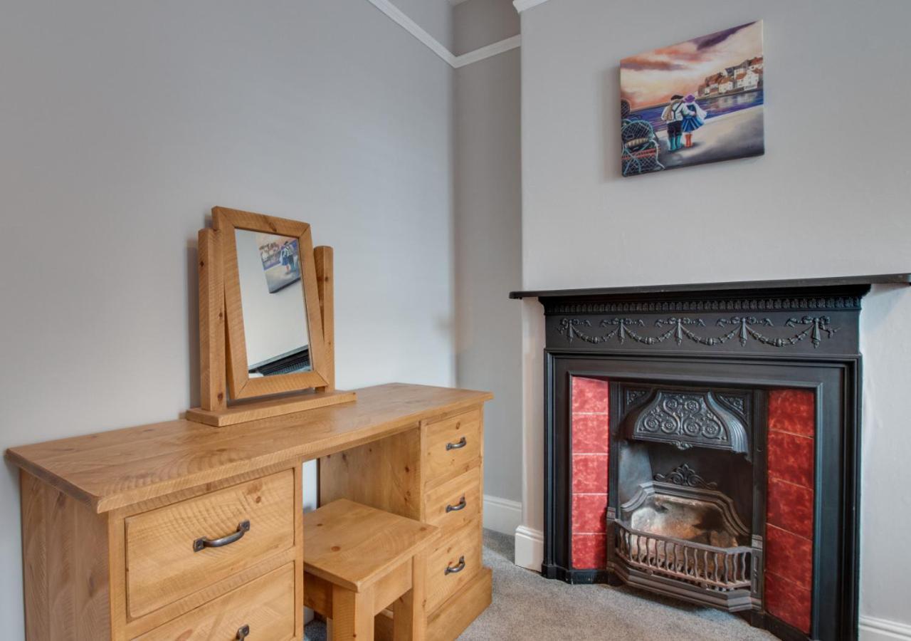 Holiday home Ellingham House
