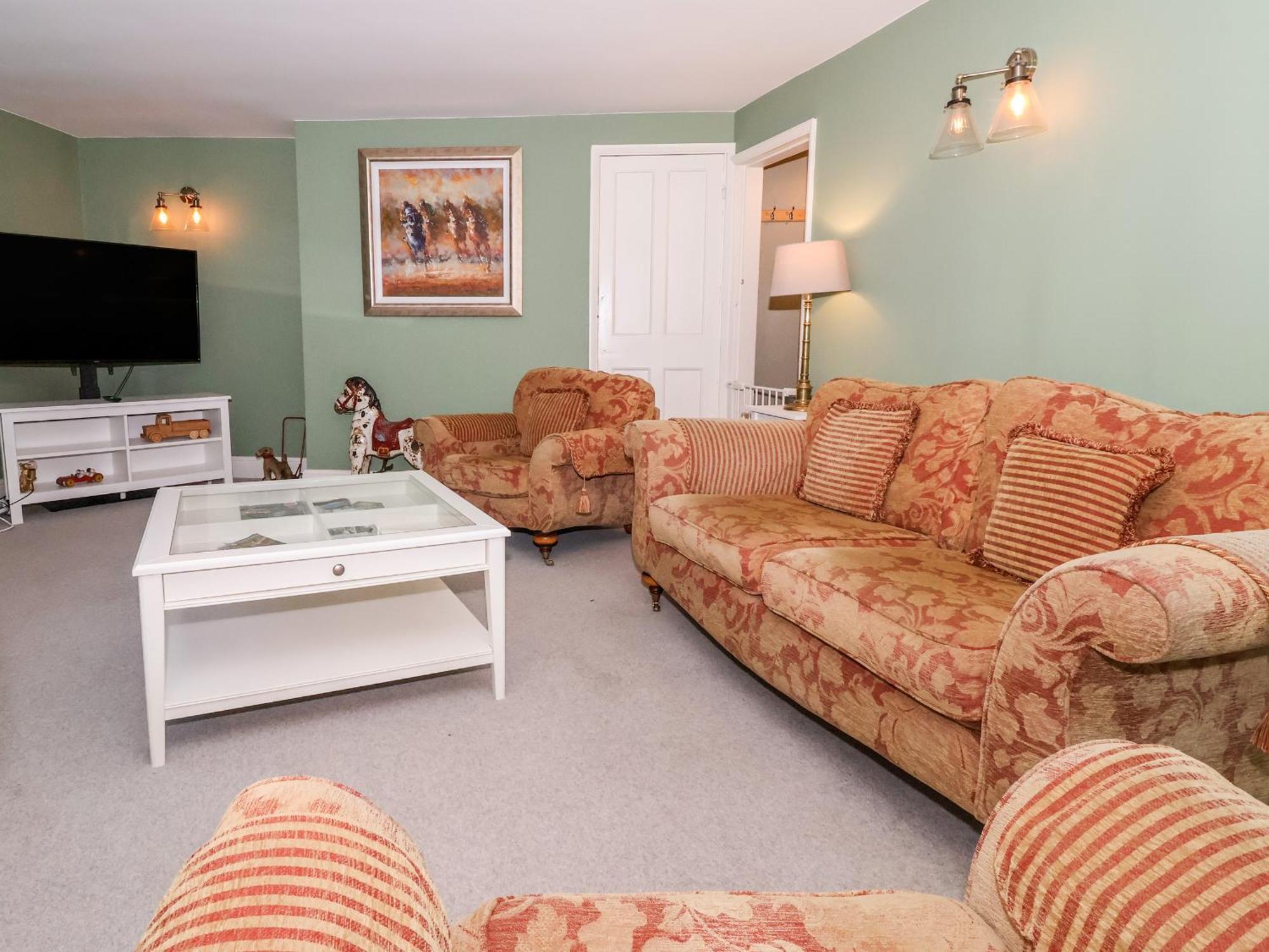 Holiday home Trillo House *