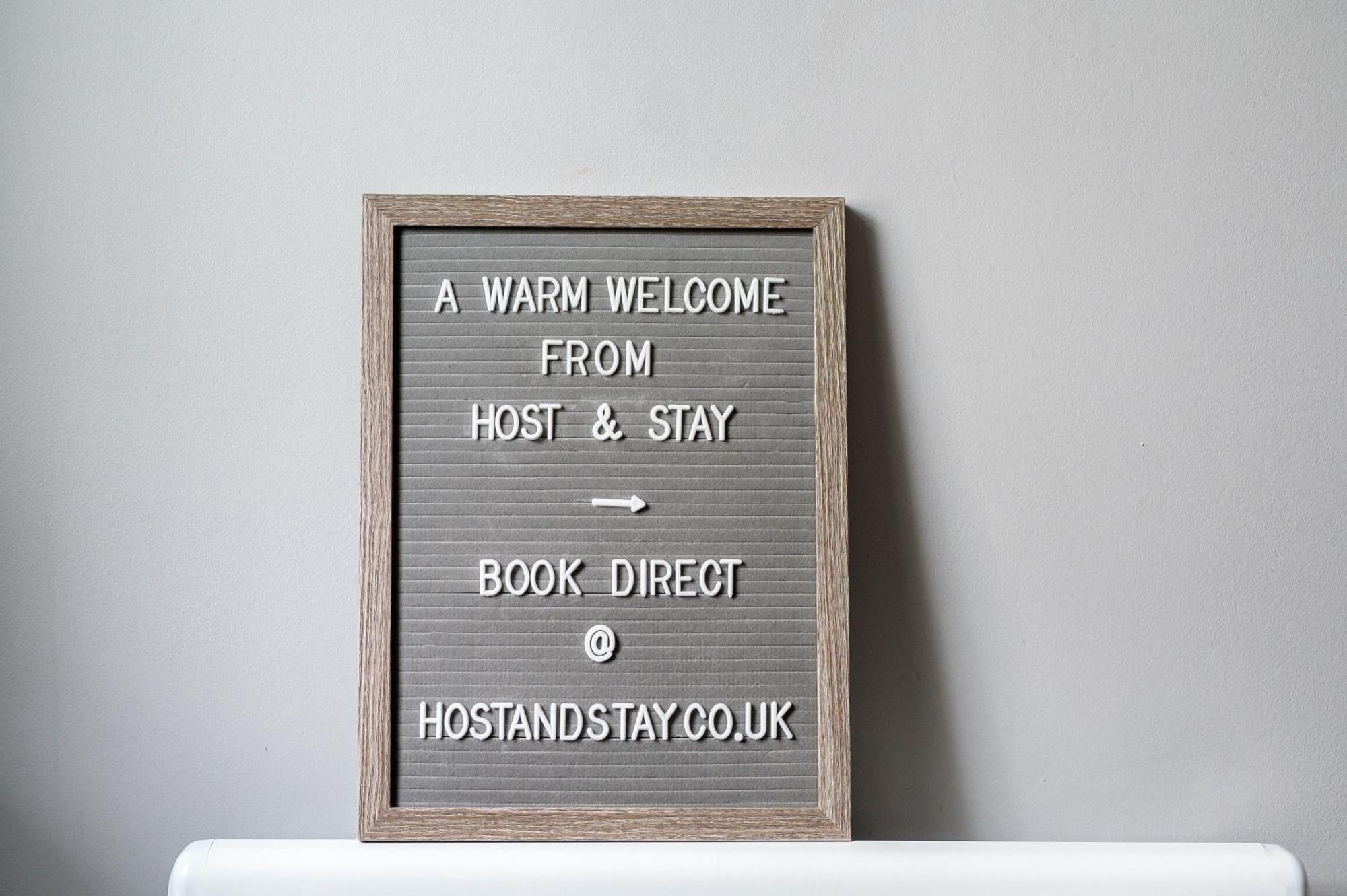 Host & - The Loft At Skinner St Apartment