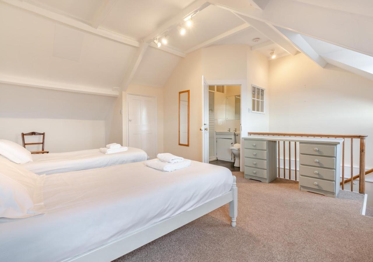 Holiday home Loen Whitby