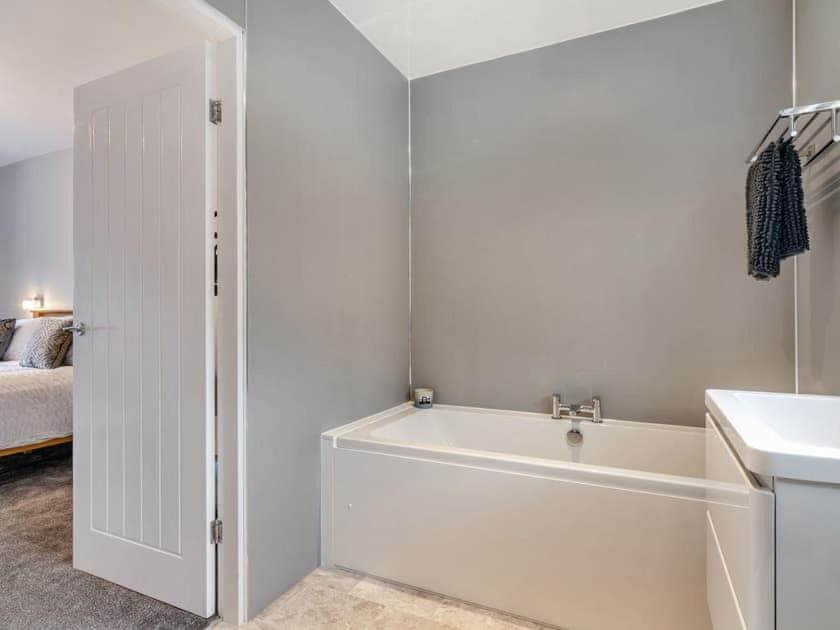 Madeline's View -a Smart And Modern 1 Bed With The Bonus Of A Large Driveway Parking Area Whitby