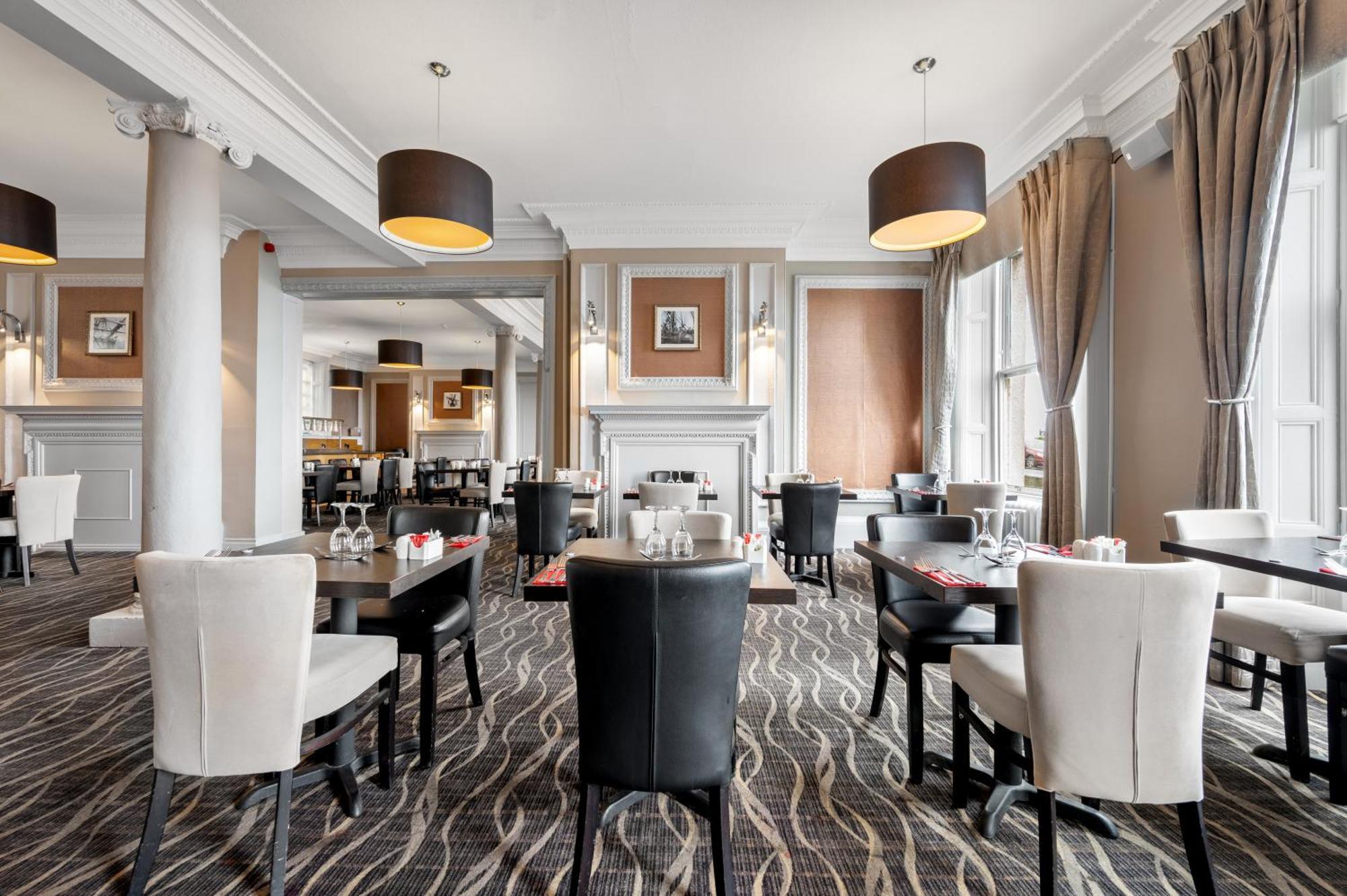 Royal Whitby Hotel 3*