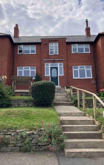 Dovedale House *