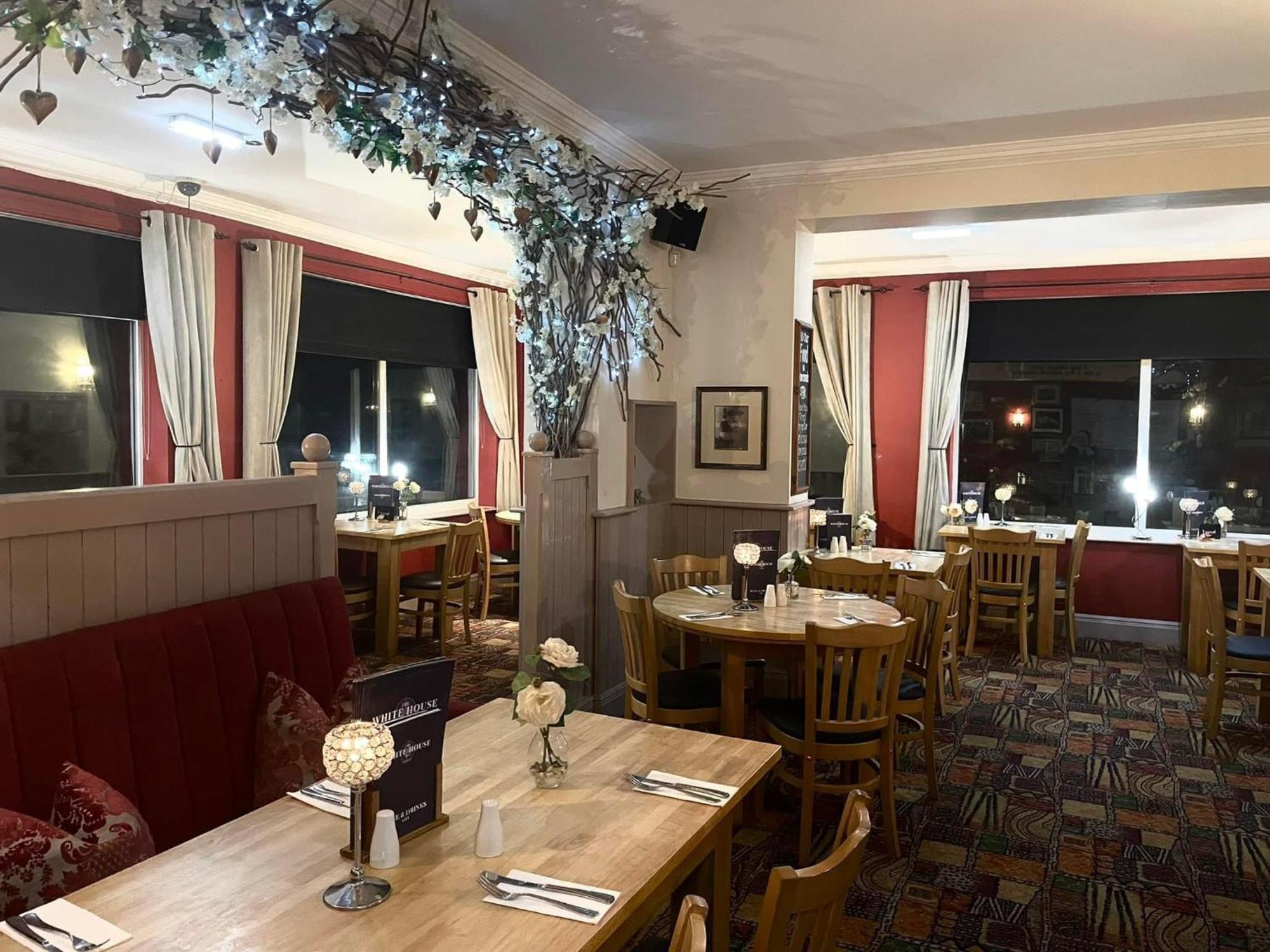 The White House Inn - Whitby Inn Whitby