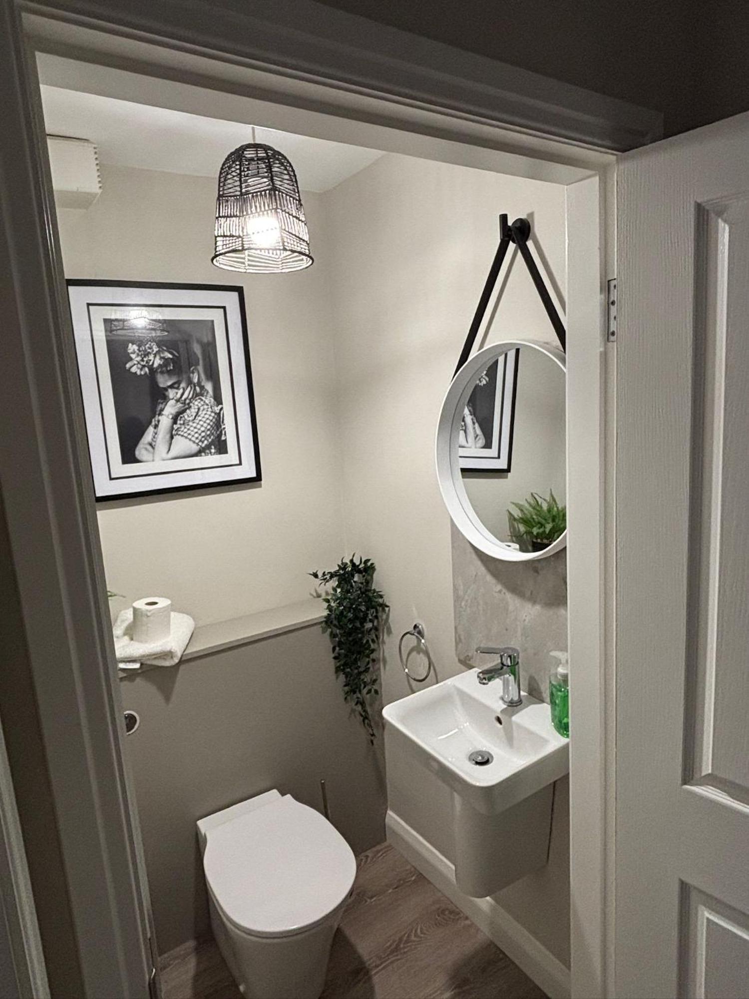 Stylish & Spacious Harbour-view Townhouse With Parking