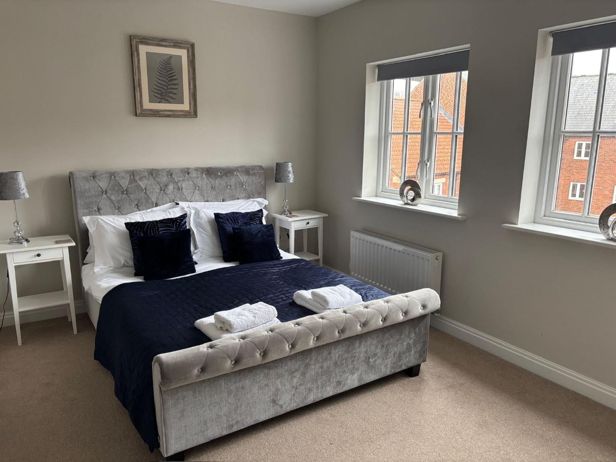 Stylish & Spacious Harbour-view Townhouse With Parking Holiday home Whitby