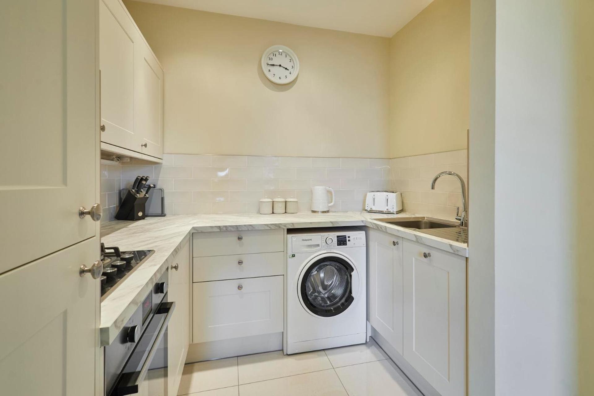 Host & - 3 Metropole Towers Apartment Whitby