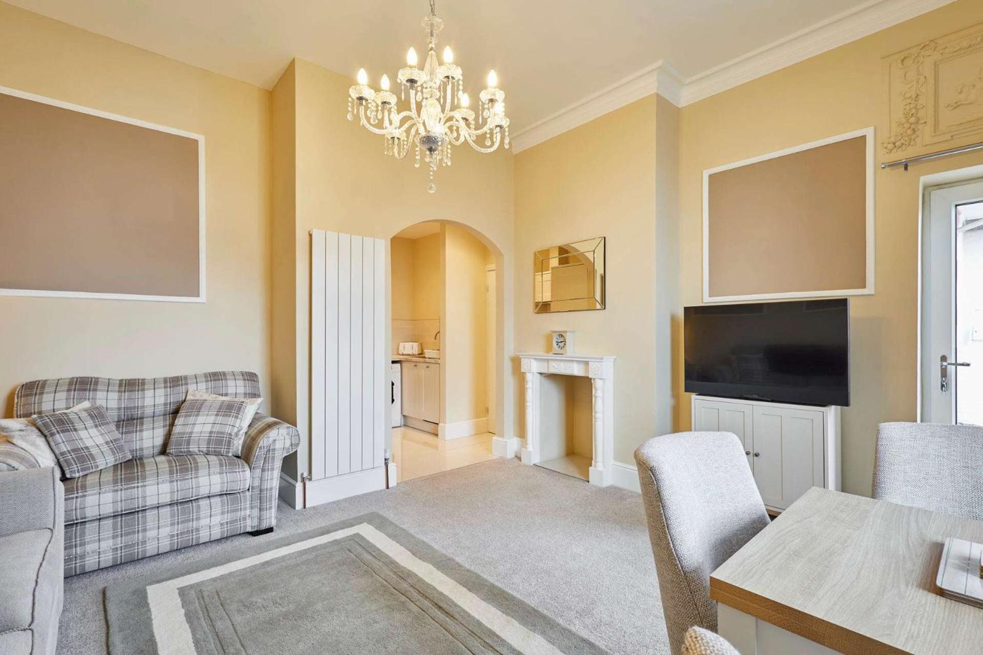 Host & - 3 Metropole Towers Apartment *