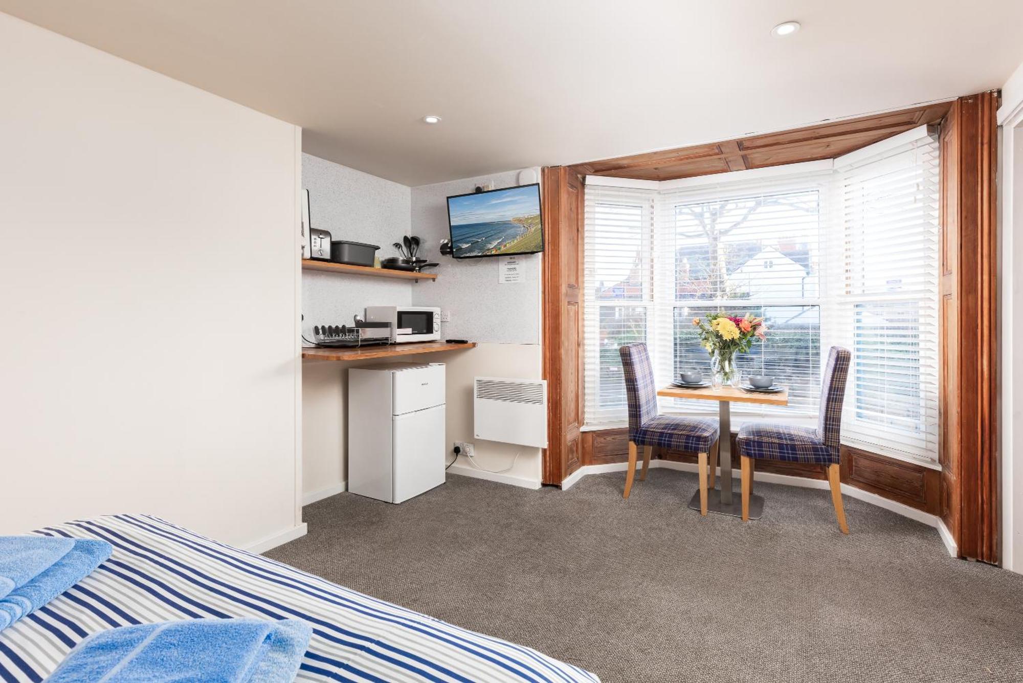 Apartment Compact Room, Free Private Parking Whitby