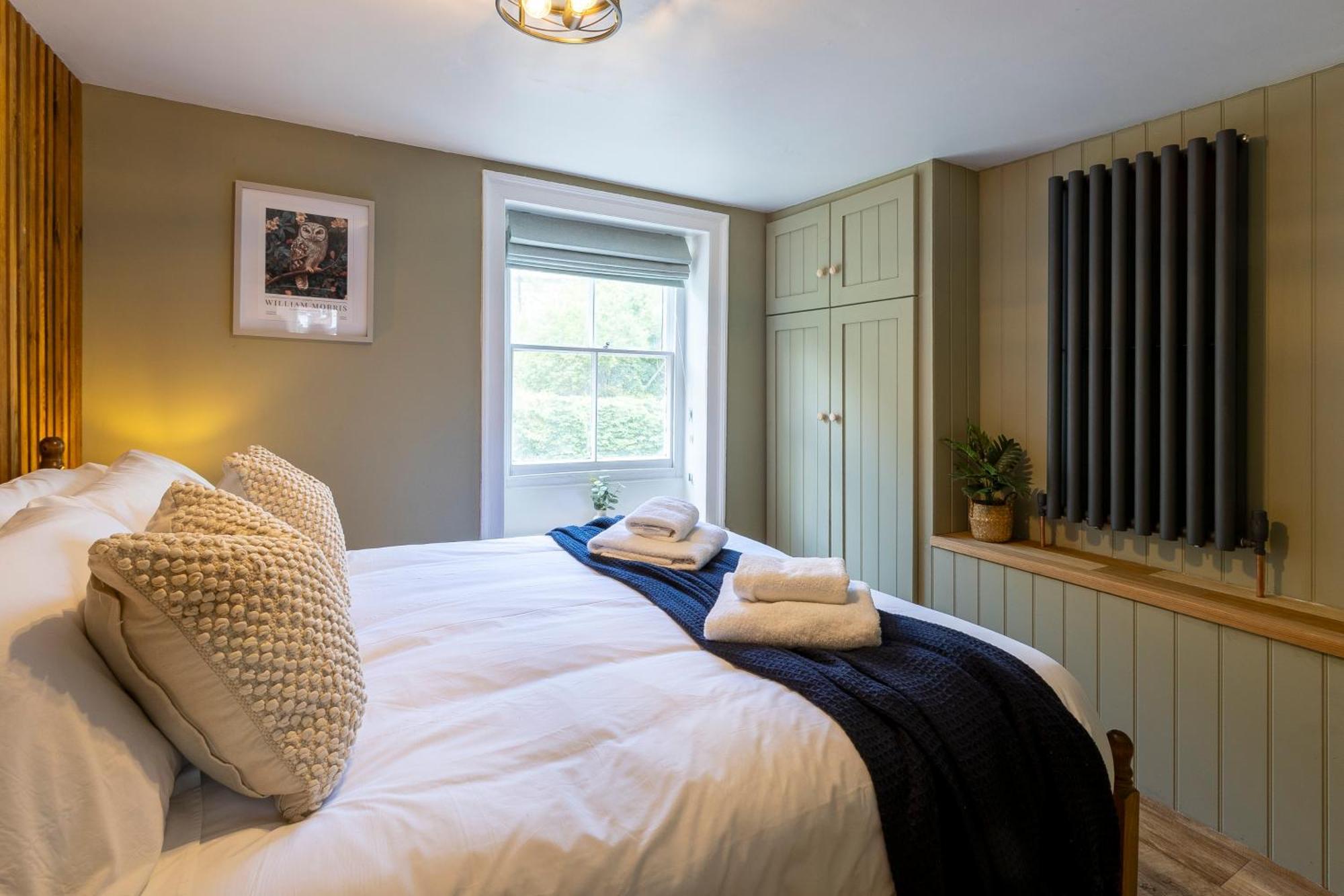 The Bolt Hole Town Centre, Dog Friendly *