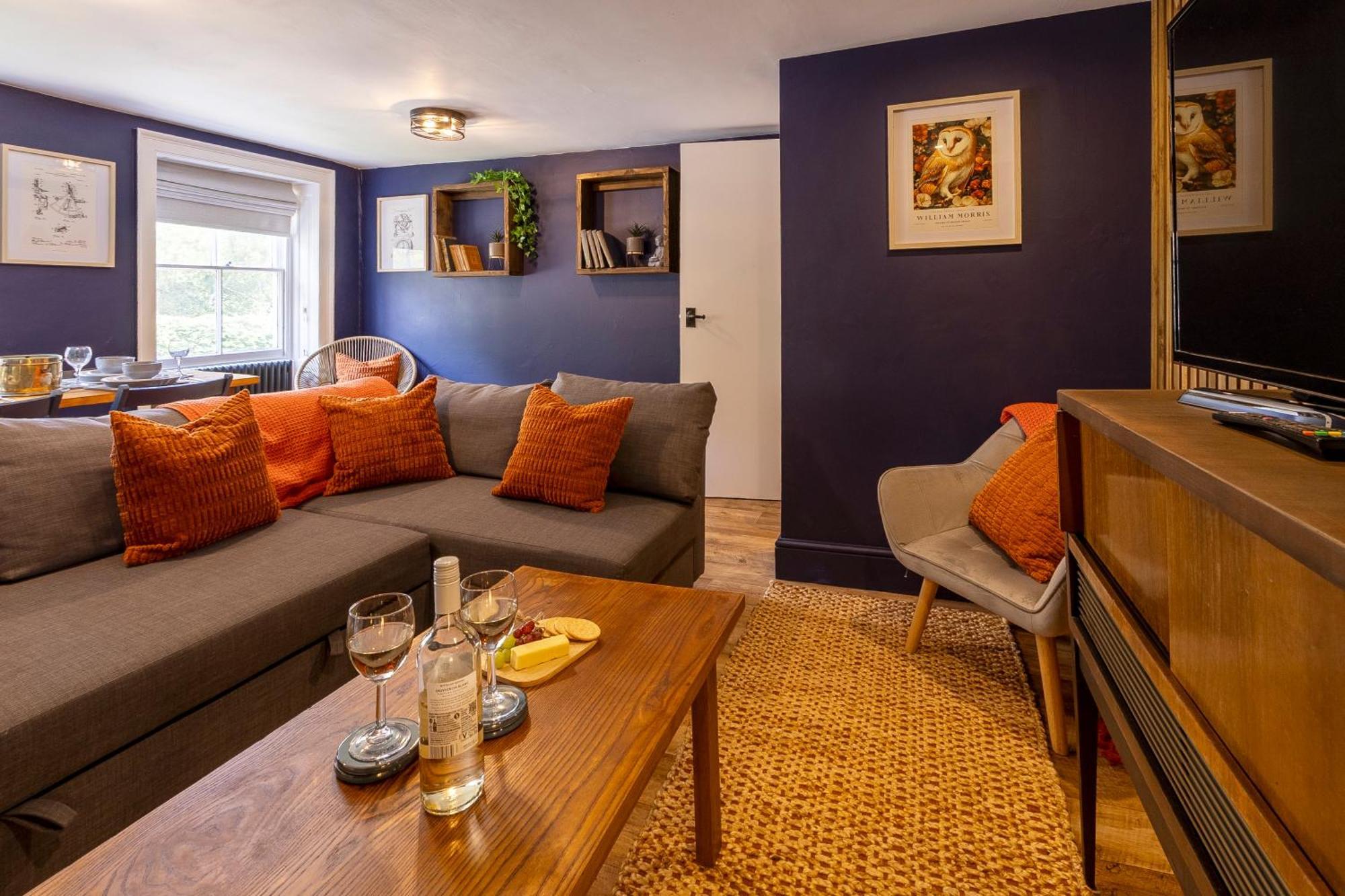 The Bolt Hole Town Centre, Dog Friendly *
