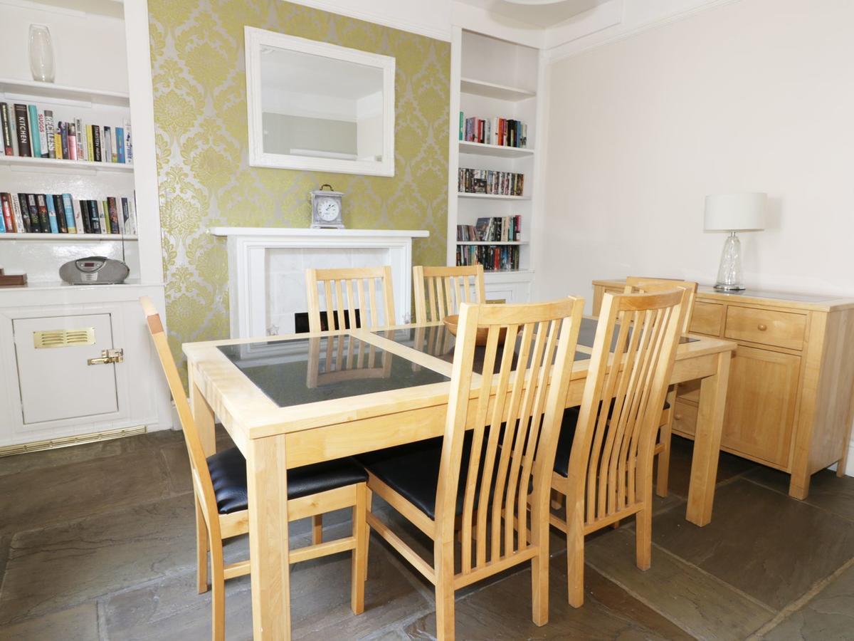 Holiday home Rockton House *