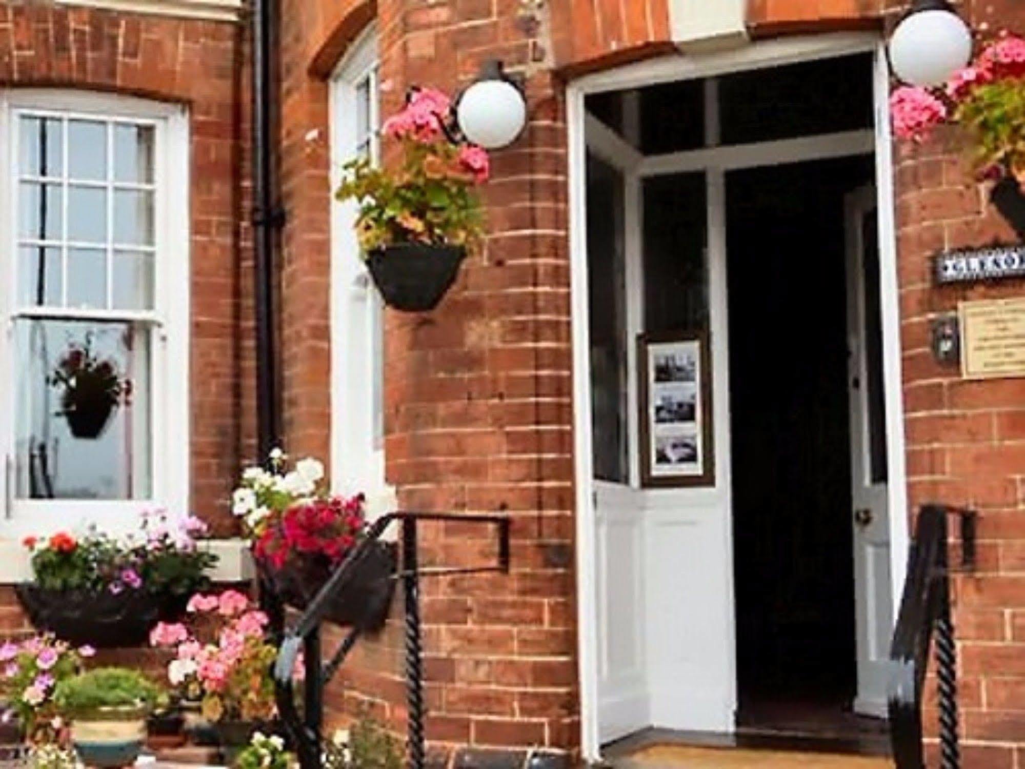 Glenora Guest house 2*