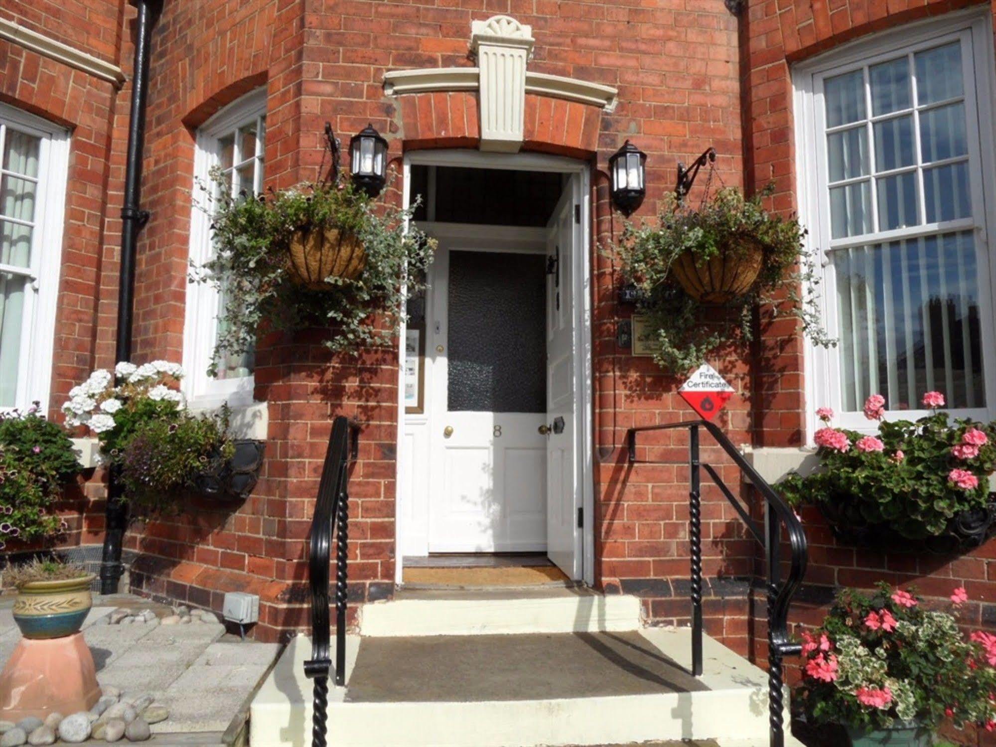 Glenora Guest house 2*
