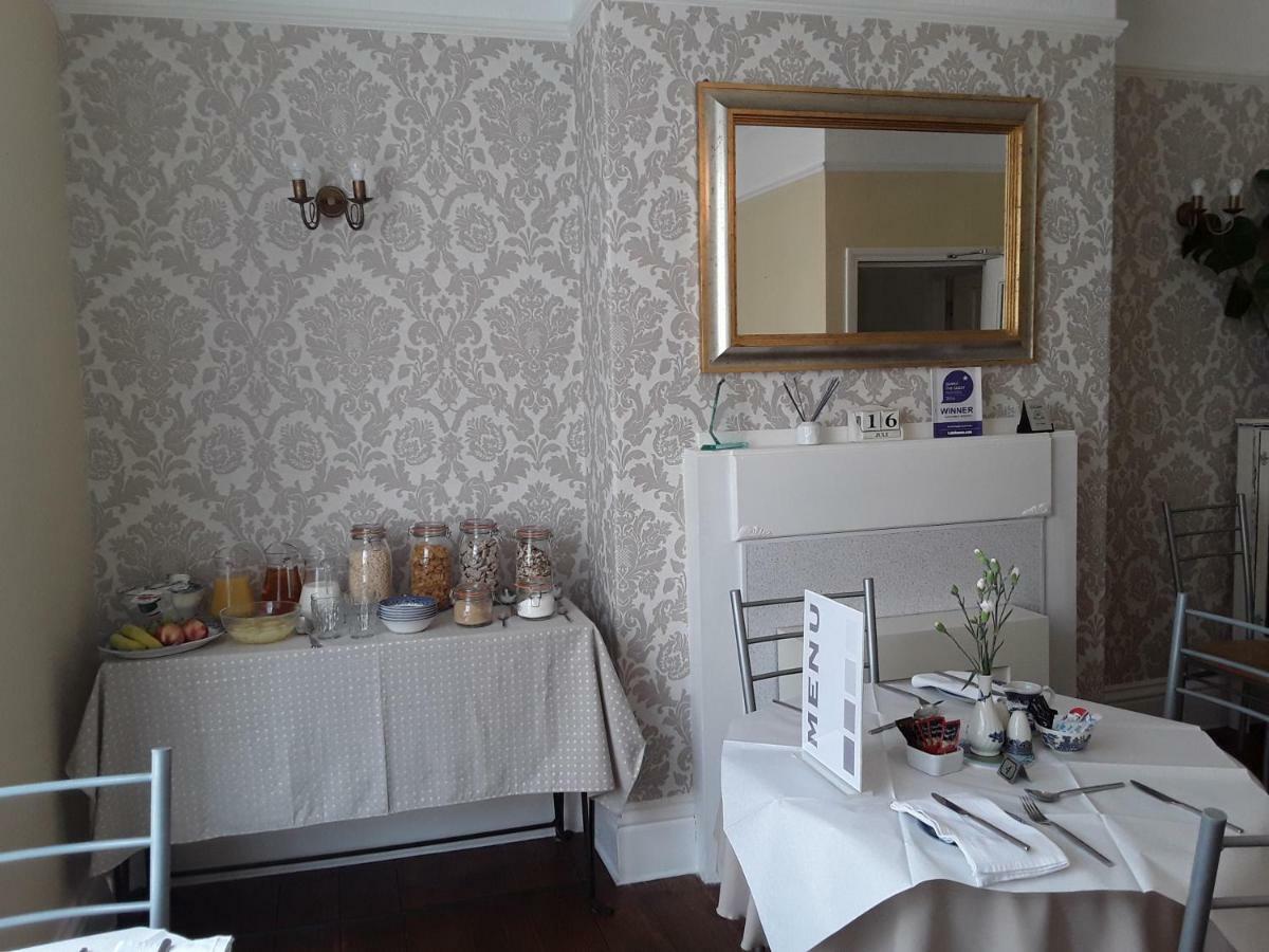 Bed & Breakfast The Full English Whitby