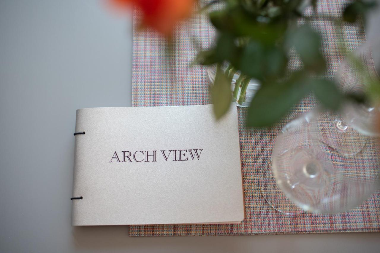 Apartment Arch View - 10 Mins From *