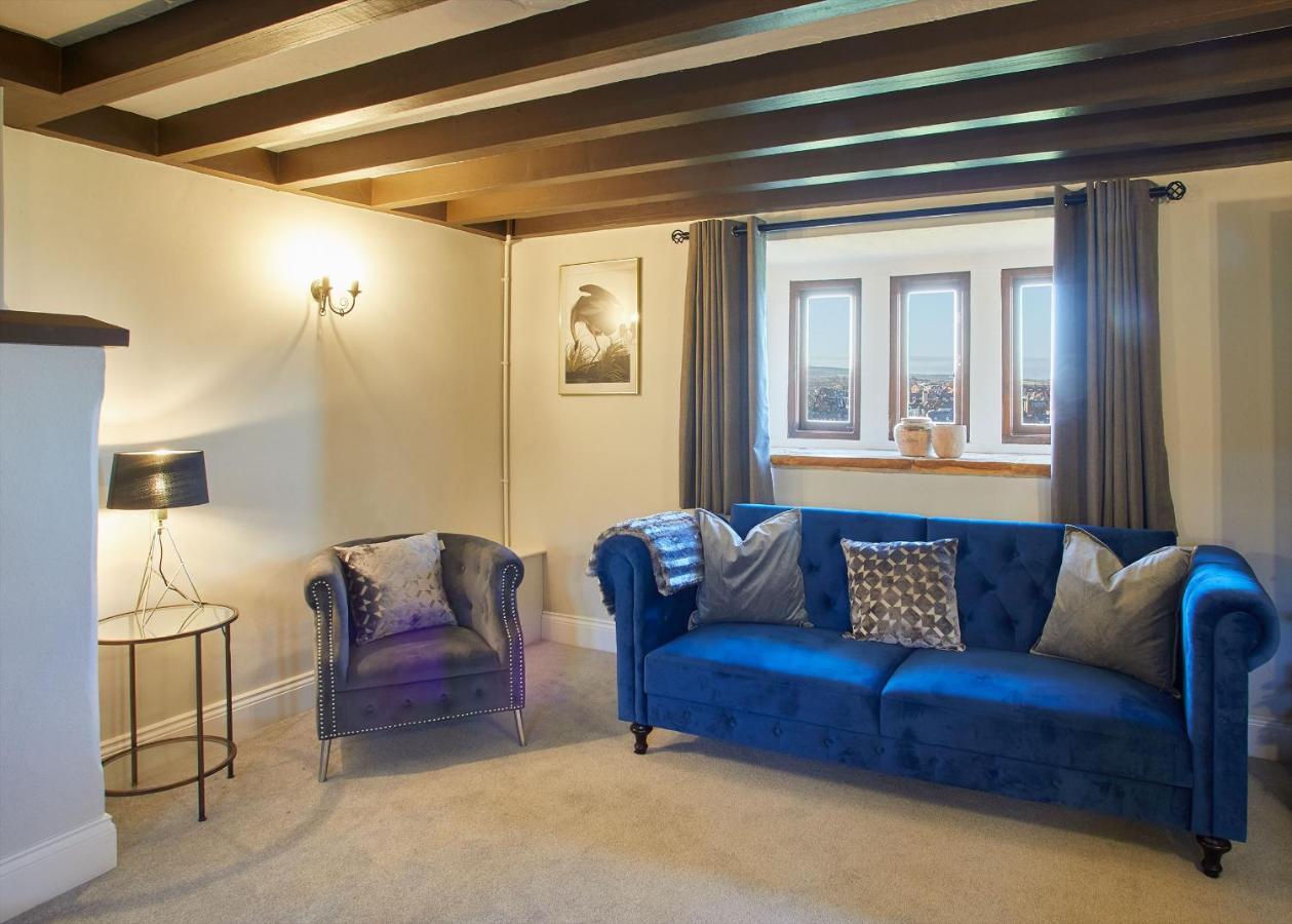 Host & - The Coach House Whitby